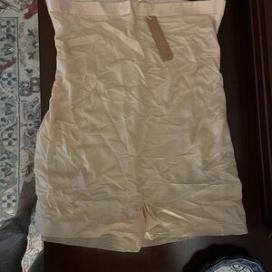 SKIMS Simply Bare High-Waisted Shortie NWT